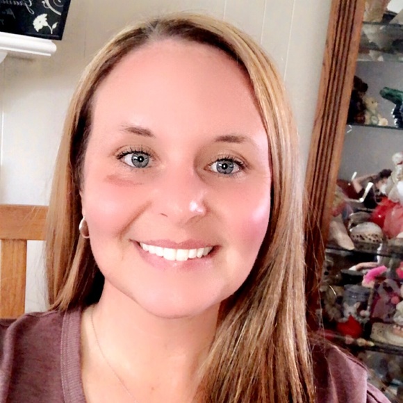 Meet your Posher, Kristen - Picture 1 of 1